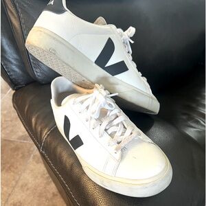 Men’s Veja shoes Size 9.  Only worn a few times.
